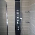 La Terre Des Lauriers 住宿加早餐酒店 瓦洛里