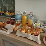 住宿加早餐酒店 La Terre Des Lauriers 瓦洛里