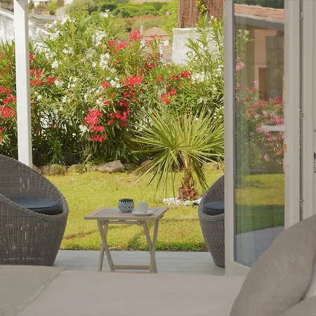 Couette-café La Terre Des Lauriers 4*