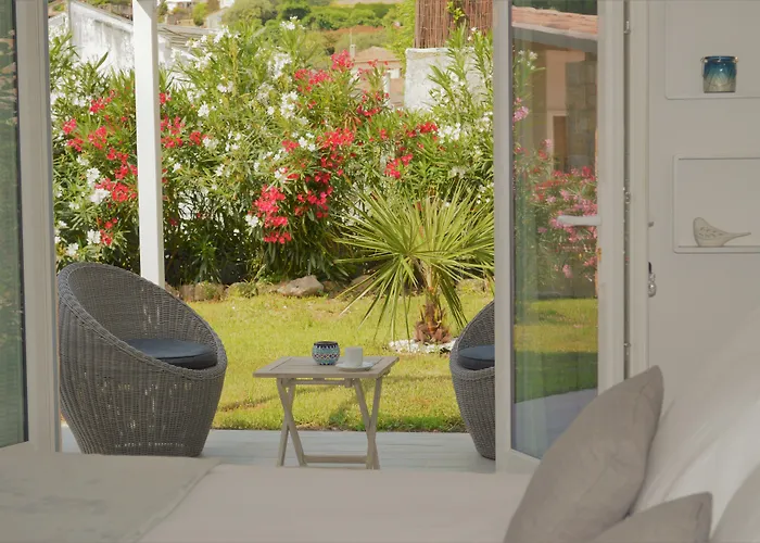Couette-café La Terre Des Lauriers 4*
