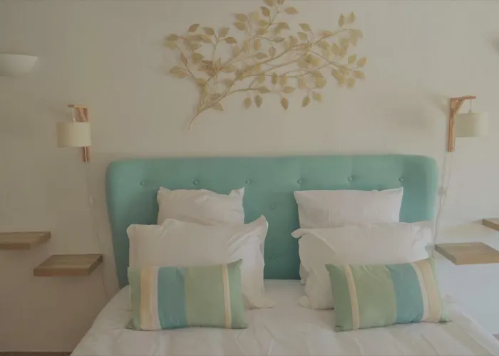 Couette-café La Terre Des Lauriers 4*