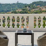 La Terre Des Lauriers Bed & Breakfast