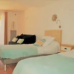 La Terre Des Lauriers Bed & Breakfast 4*