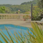 La Terre Des Lauriers