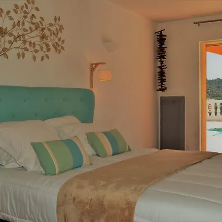La Terre Des Lauriers Bed & Breakfast