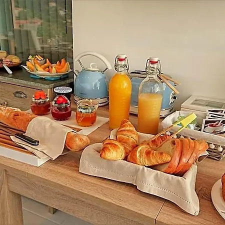La Terre Des Lauriers Bed & Breakfast Vallauris