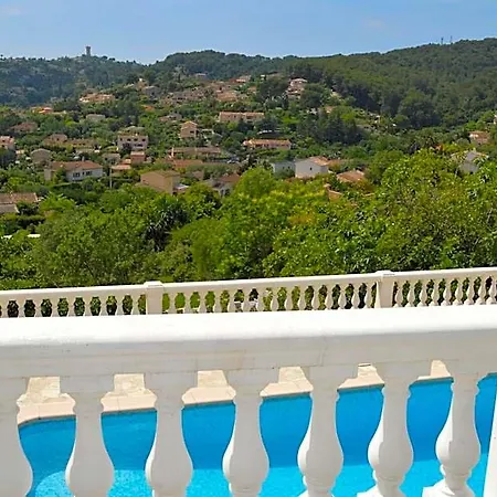 La Terre Des Lauriers 4*