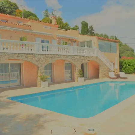 Bed & Breakfast La Terre Des Lauriers