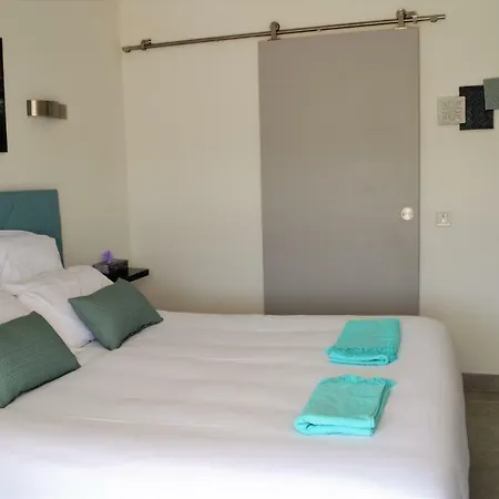 فندق مبيت وإفطار La Terre Des Lauriers 3*