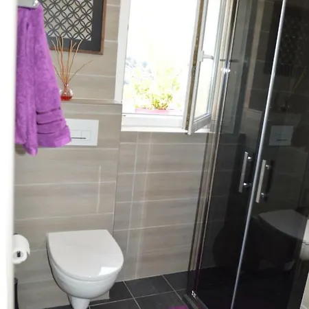 La Terre Des Lauriers Bed & Breakfast 3*