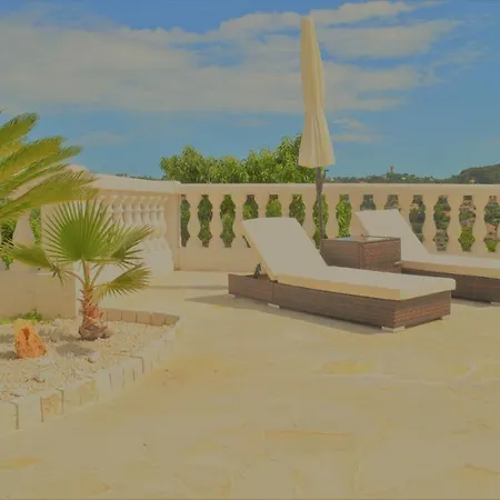 Bed & Breakfast La Terre Des Lauriers 3*