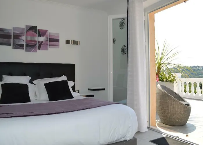 La Terre Des Lauriers 4* Валлорис